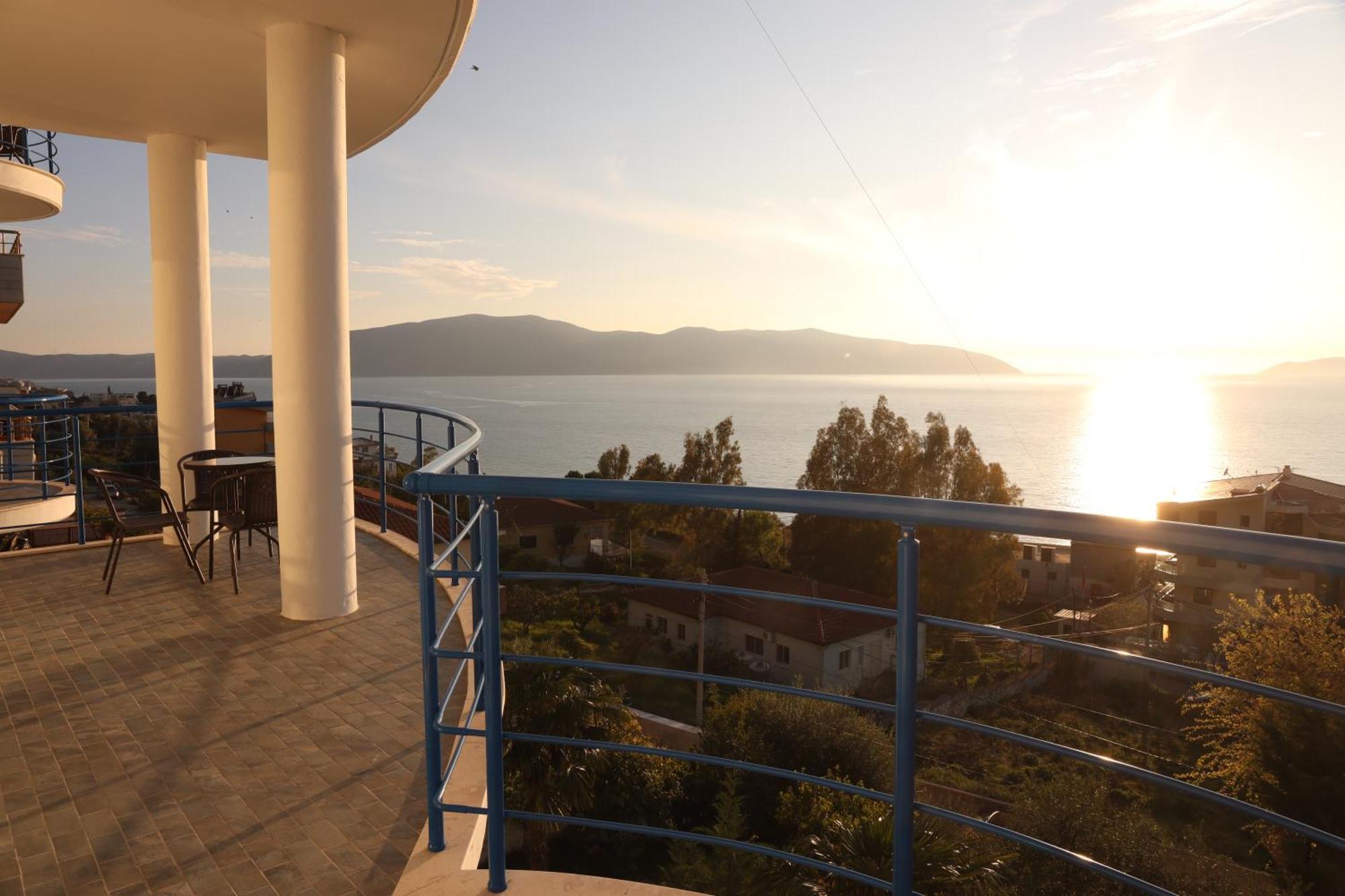 Jico Travel - Villa Colombo Vlorë エクステリア 写真