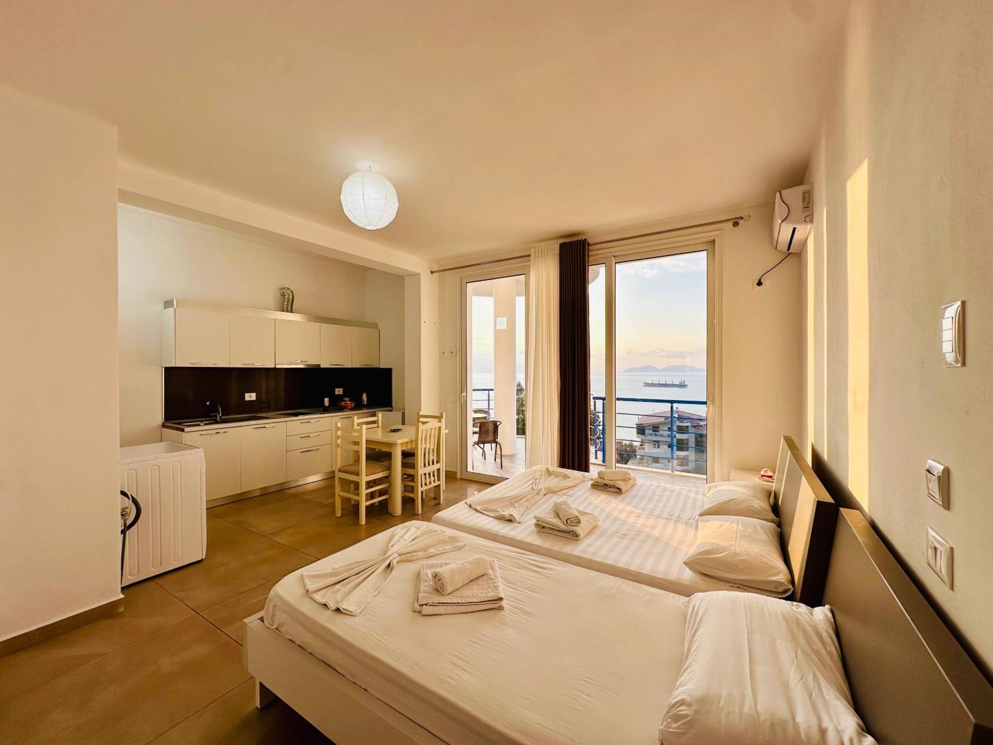 Jico Travel - Villa Colombo Vlorë エクステリア 写真